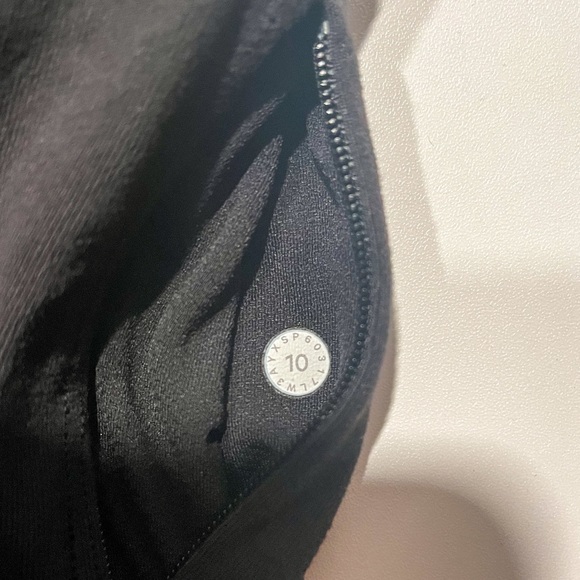 **SOLD** Lululemon | Morning Miles Long sleeve *Rulu - Picture 5 of 7